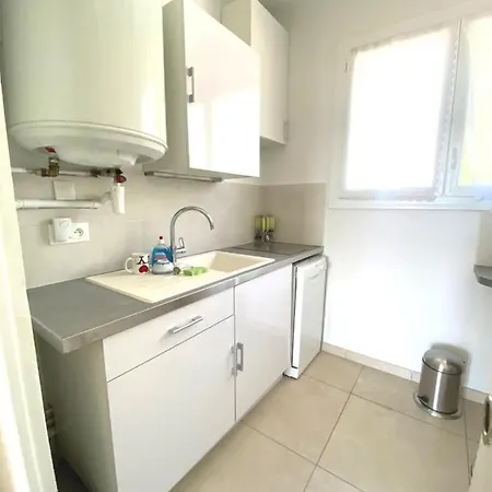 Sea Front Studio With A Breathtaking View * Juan-les-Pins