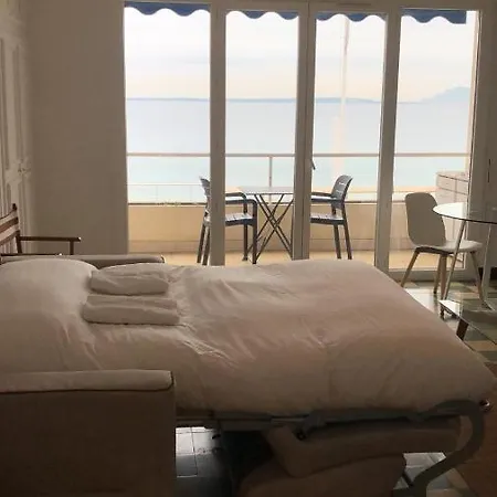 Sea Front Studio With A Breathtaking View Appartement